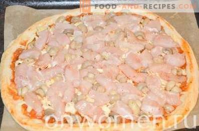 Pizza kana ja seentega pärmi tainas